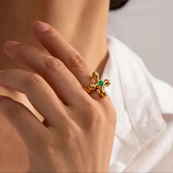 Anthropologie Taya Green Onyx 18K Gold Stainless Steel Waterproof 7 size Ring - Picture 3 of 9